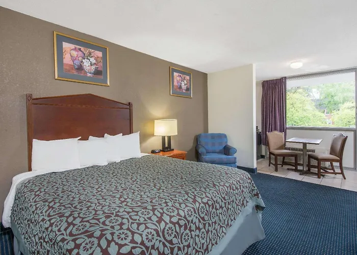Days Inn By Wyndham Arlington Pentagon